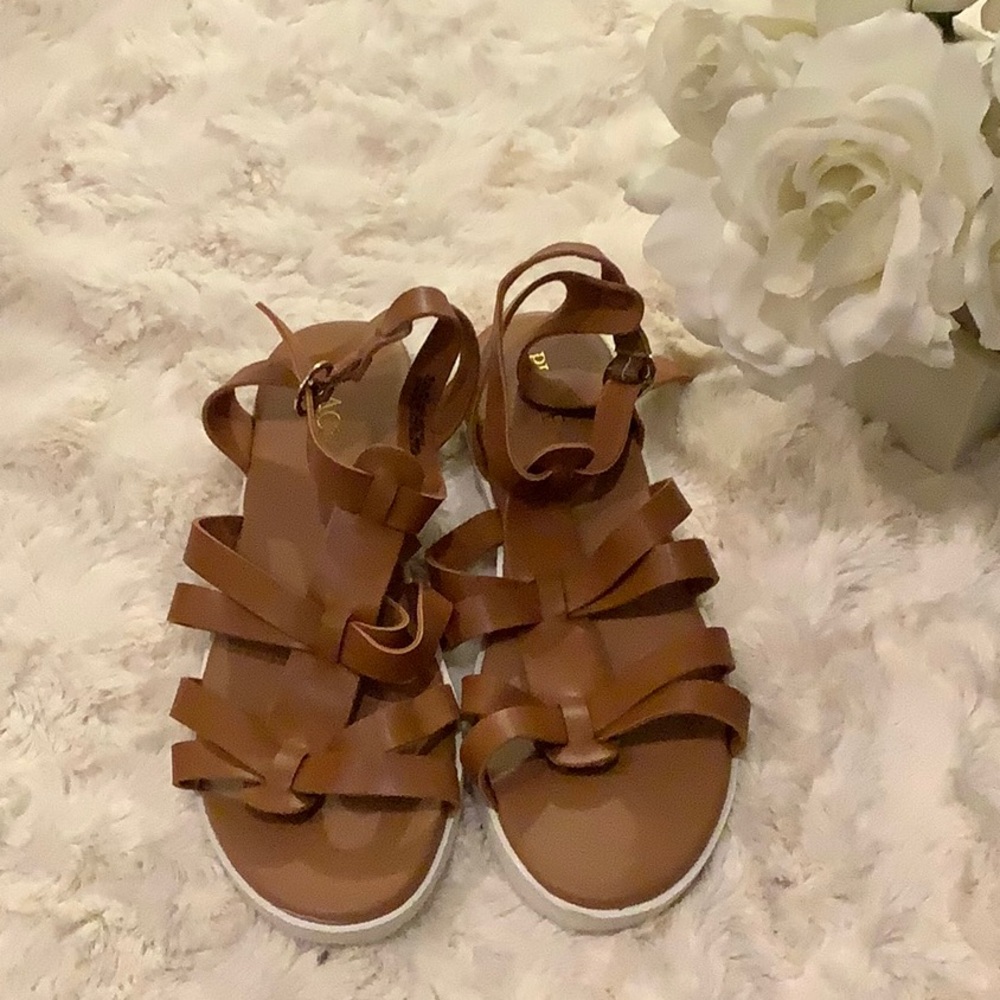 Preloved children’s place sandals size 5